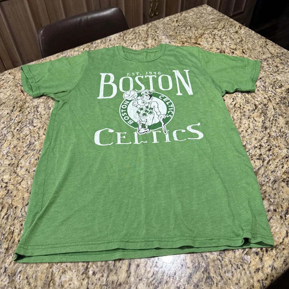 Boston Celtics Green   T-Shirt Good Colors Preowned Basketball